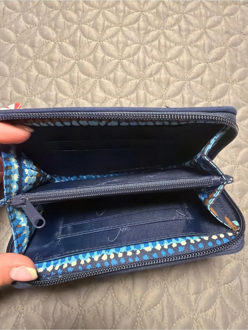 Vera Bradley Navy Blue Floral Quilted Cotton Zip Around Clutch Wallet - Picture 3 of 8